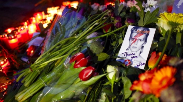 David Bowie deja 90 millones de euros y el deseo de no tener funeral