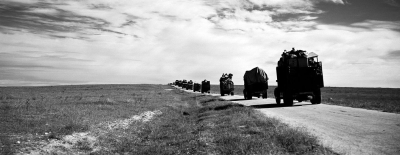 1949 Fotógrafo de los archivos de la ONU Un convoy de camiones transporta refugiados y sus pertenencias desde Gaza hasta Hebrón en Cisjordania.