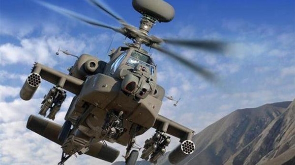 Fuerzas yemeníes derriban helicóptero Apache saudí cerca de Bab el Mandeb