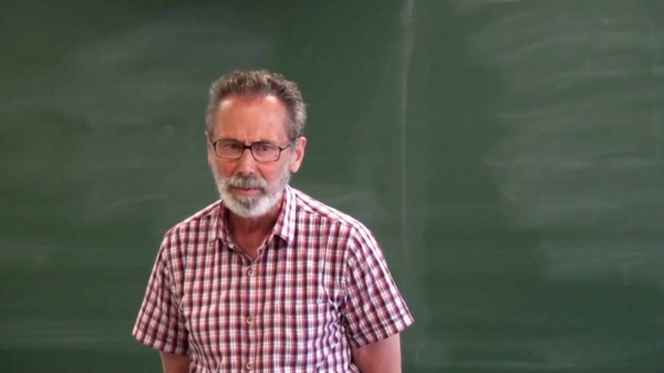 El matemático francés Yves Meyer, durante una charla.