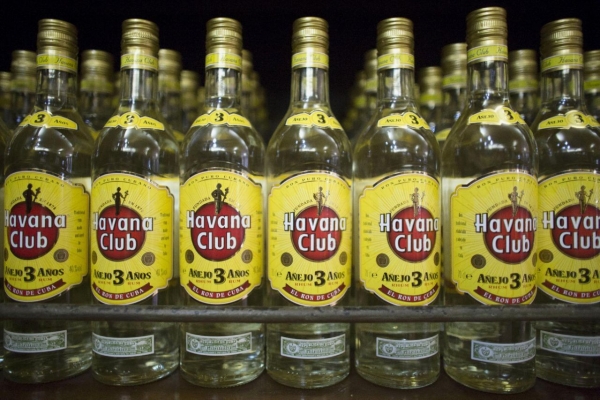 Cuba propone pagar con ron su deuda a República Checa