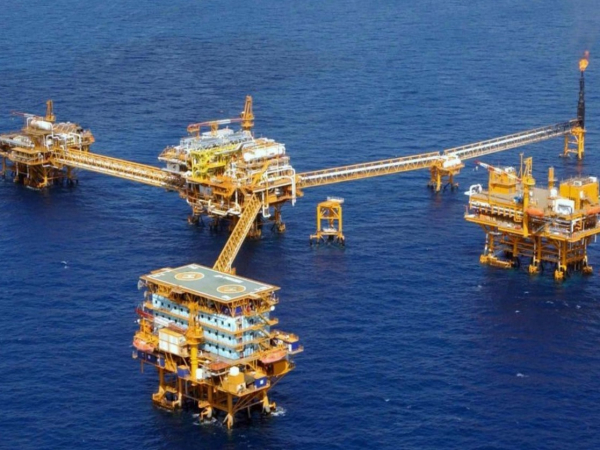 &quot;PMI ha tomado la decisión de suspender temporalmente las relaciones comerciales de las empresas a las que les presta servicios con Vitol, hasta en tanto no se esclarezca su situación actual&quot;, dijo la filial de Pemex.