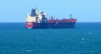 Capitán confirma tiros de advertencia contra su petrolero cerca de la costa iraní