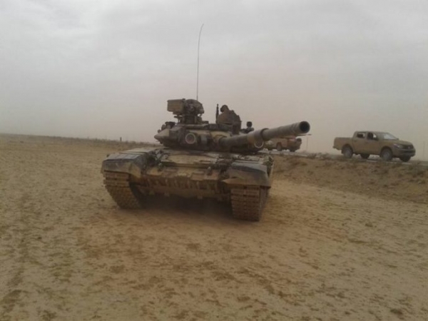 Ejército sirio alcanza la frontera iraquí y se halla a 30 kms de Albu Kamal