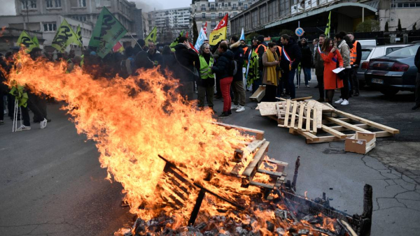 &quot;Jueves de penurias&quot;: huelga nacional en Francia contra la reforma de pensiones de Macron