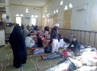 Varios muertos yacen en la mezquita de Al Arish (Egipto) tras un atentado con bomba