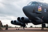 Un bombardero estadounidense B-52 se acerca críticamente a las fronteras de Irán