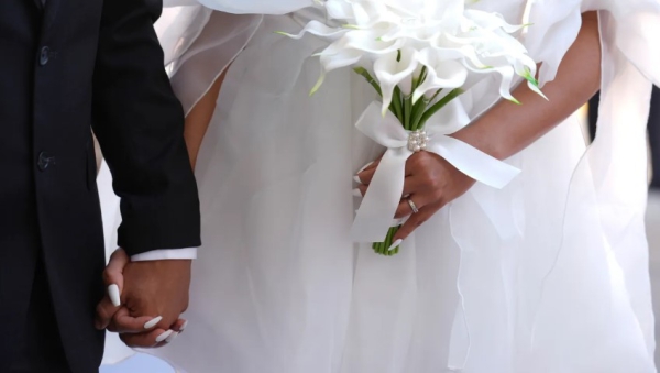Los recién casados sufrieron el robo durante la fiesta de su boda.