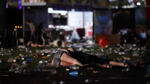 La peor masacre en Estados Unidos desde el 11-S: un hombre abrió fuego durante un concierto en Las Vegas, mató a más de 50 personas y dejó 400 heridos