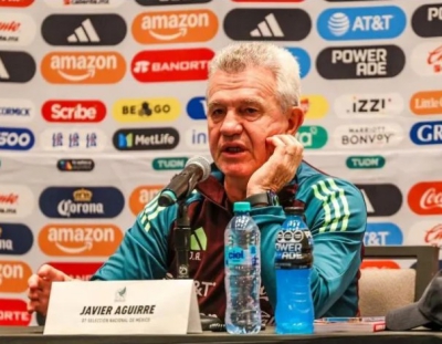 Javier Aguirre reconoce que la posición de portero lo tiene con dudas