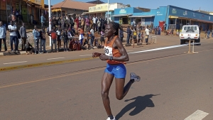 Rebecca Cheptegei durante una carrera en Kapchorwa, Uganda, en enero de 2023.