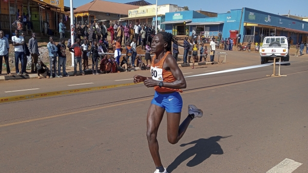Rebecca Cheptegei durante una carrera en Kapchorwa, Uganda, en enero de 2023.