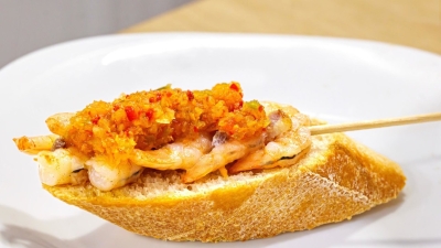 Investigan las &#039;tapas&#039; de una taberna española tras una muerte y decenas de intoxicados