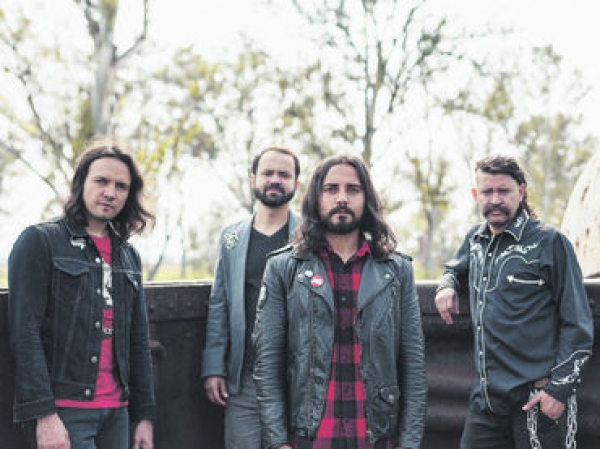Banda de rock &quot;Disidente&quot;, instalados en onda &#039;Medieval&#039; (VIDEO)