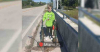 Lleva a su nieto a pescar con un imán al sur de Florida y lo que sacan del mar los deja perplejos