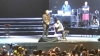 Sabina, en silla de ruedas, se despide del público tras caerse del escenario en un concierto con Serrat en Madrid. En vídeo, la evacuación en camilla del artista.