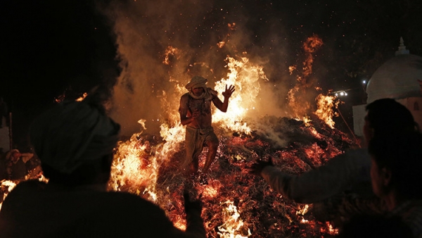 Un &#039;fuego subterráneo infernal&#039; quema una ciudad de la India desde hace 100 años