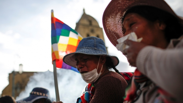 Manifestantes en contra del golpe de Estado son reprimidos en La Paz, Bolivia. 15 de noviembre de 2019.