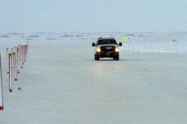 Una estadounidense circulaba en camioneta con su marido muerto conservado en hielo