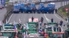 Agricultores franceses se aproximan a París, mientras su protesta se ramifica por la UE