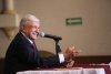 López Obrador afirmó que si los ex mandatarios “trabajaron más de 15 años tienen derecho a pensión del ISSSTE; si tienen más de 66 años, tienen derecho al apoyo para adultos mayores”.