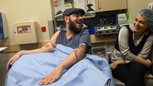 John Peck recuperó los brazos, a seis años de la explosión
