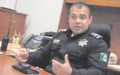 Aunque Carlos Flores tenía un escolta, en el video de la agresión se le ve entrar solo al lugar.