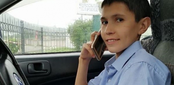 Denis Vashurin, el ruso de 32 años que parece un niño