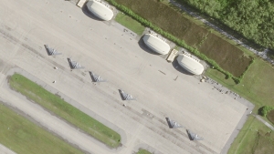 Seis bombarderos B-2 en la base Diego García, en el océano Índico, el 2 de abril de 2025