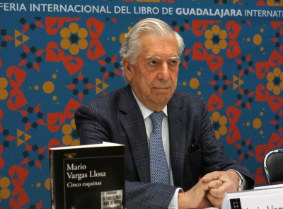 Vargas Llosa presenta su novela &quot;Cinco esquinas&quot; en la Feria Internacional del Libro de Guadalajara 2016