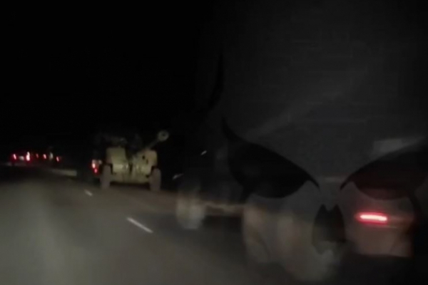 Un enorme convoy de equipo militar ruso fue visto cerca de la frontera con Ucrania: su longitud es de unos 7 kilómetros.