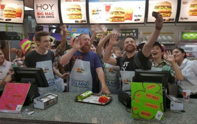 Pagará McDonald&#039;s 355 md por discriminar a inmigrantes