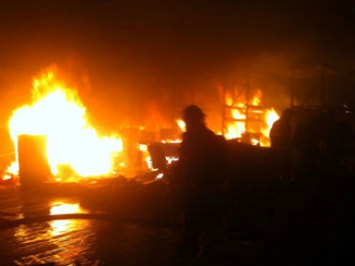 Unidades de Bomberos de Guadalajara tuvieron que intervenir para controlar las llamas y evitar que el fuego llegara a una finca vecina