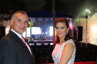 El exalcalde de Tlanepantla Pablo Basáñez y su esposa Verónica Rocha Vélez.