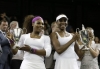 Las hermanas Williams en una foto de archivo en el torneo de Wimbledon en 2012.