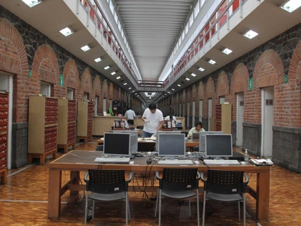 Por la cantidad de expedientes, el Presidente llamó a los jóvenes interesados en el manejo de archivos a colaborar en la tarea mediante el programa &quot;Jóvenes Construyendo el Futuro&quot;.