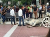 Un caballo que arrastraba una calandria sobre avenida Chapultepec colapsó a mitad de la vía.
