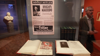 Ejemplares de &#039;Mein Kampf&#039; en una exposición en el Museo Histórico de Alemania, en octubre de 2010.