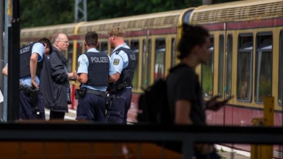 Acuchillan a dos mexicanos en un tren urbano en Berlín