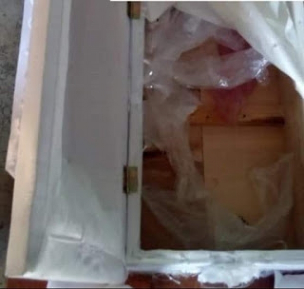 Va a hospital por el cuerpo de su bebé y le dan ataúd con basura