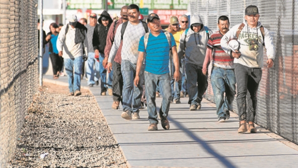 Las autoridades fronterizas de Canadá registraron un importante aumento de la migración mexicana, deteniendo a más ciudadanos mexicanos en los primeros tres meses del año que en cualquiera de los tres años previos, ha informado Reuters tras tener acceso a un documento oficial.