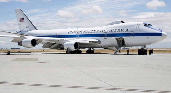 ¿Llegó la hora? Despega en EEUU el &#039;avión del Día del Juicio Final&#039;