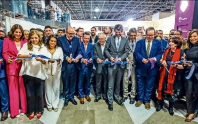 El corte de listón en la inauguración de la FIL 2024 marcó el inicio de la edición 38, con España como país invitado de honor. Autoridades, organizadores y representantes culturales destacaron la importancia de este evento como un espacio de encuentro literario y cultural de alcance internacional.