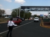 La PF mantiene la vigilancia en el aeropuerto y verifica que quienes ingresan a la terminal aérea tengan pase de abordar.
