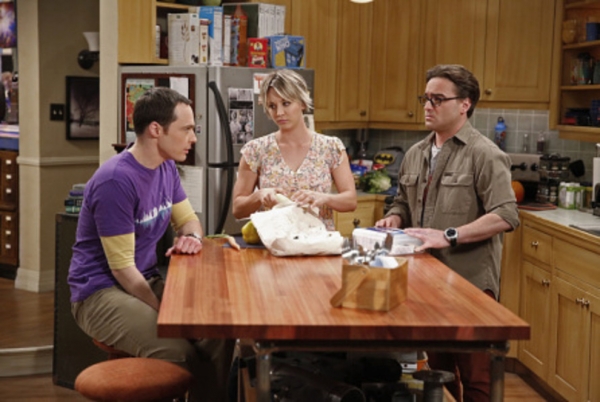 Tres de los actores principales de la serie &#039;The Big Bang Theory&#039;, durante un capítulo.