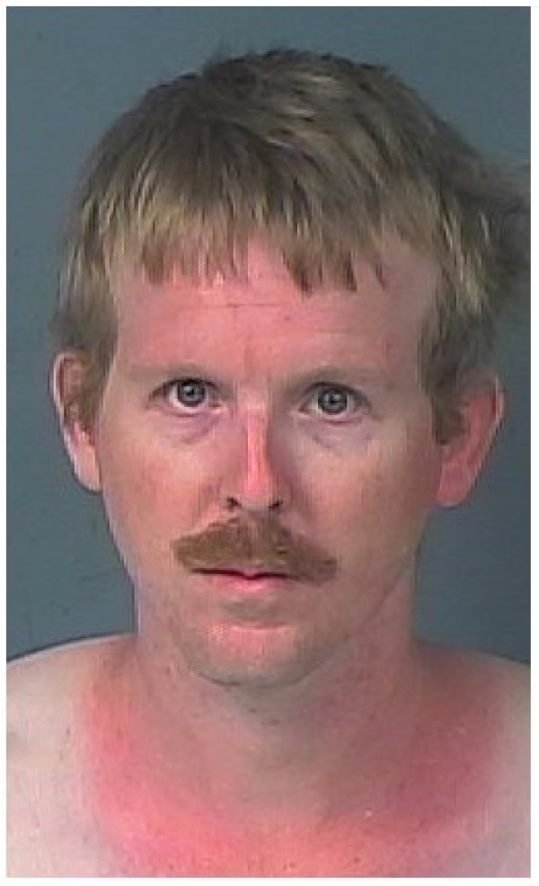 Encuentran a un hombre &#039;viviendo&#039; casi dos meses en el armario de una menor para tener relaciones sexuales con ella