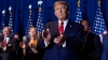 El expresidente Trump acumula deudas por castigos en tribunales.