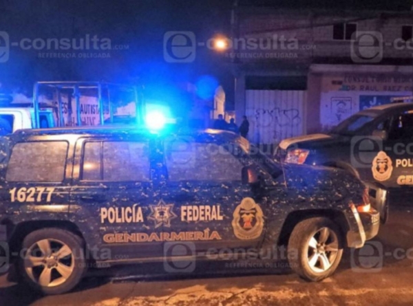 La agresión ocurrió cuando los federales circulaban sobre la carretera federal Puebla-Tehuacán, a la altura del municipio de San Salvador Huixcolotla, una zona considerada huachicolera.