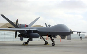 Estados Unidos dice que un avión de combate ruso SU-27 golpeó a un dron estadounidense sobre el Mar Negro