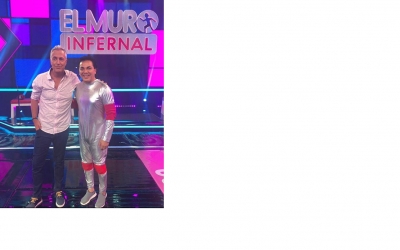 Cristian Castro desata burlas por este particular atuendo